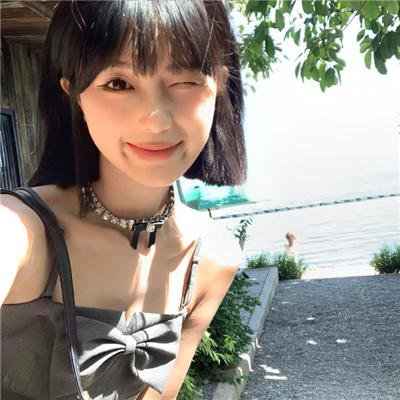 号舱房的女人
